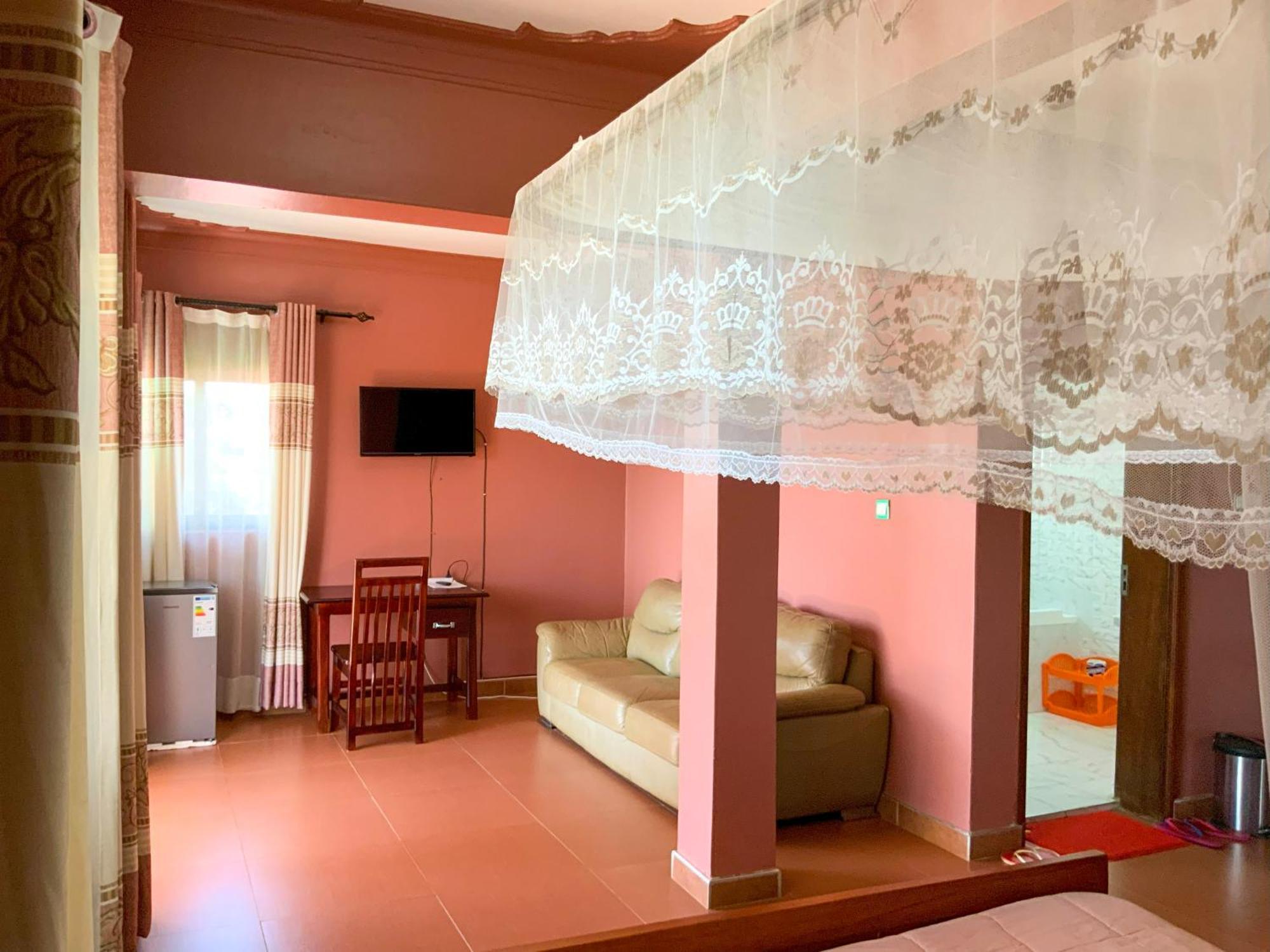 Hendo Hotel Εντέμπε Εξωτερικό φωτογραφία