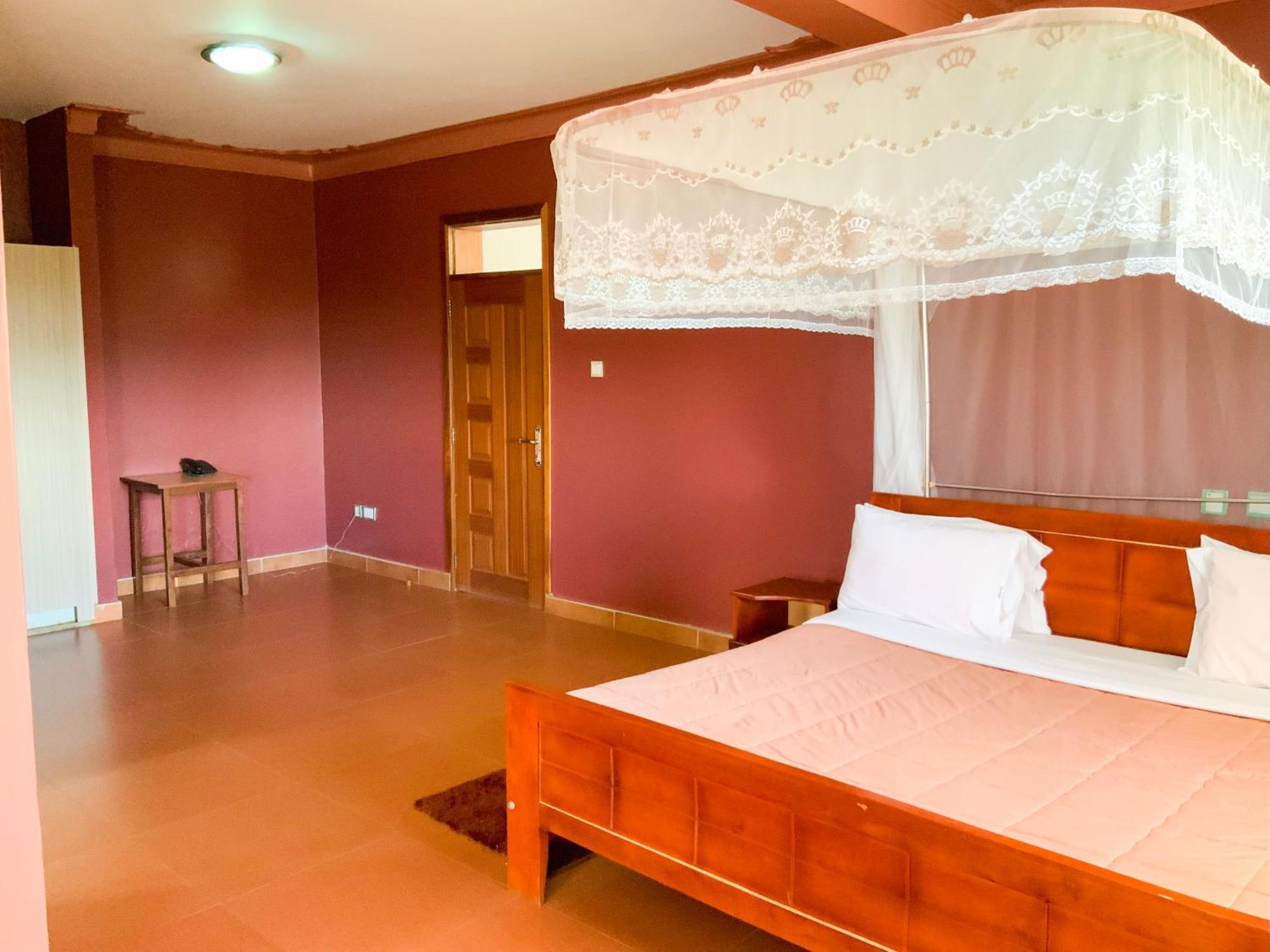 Hendo Hotel Εντέμπε Εξωτερικό φωτογραφία