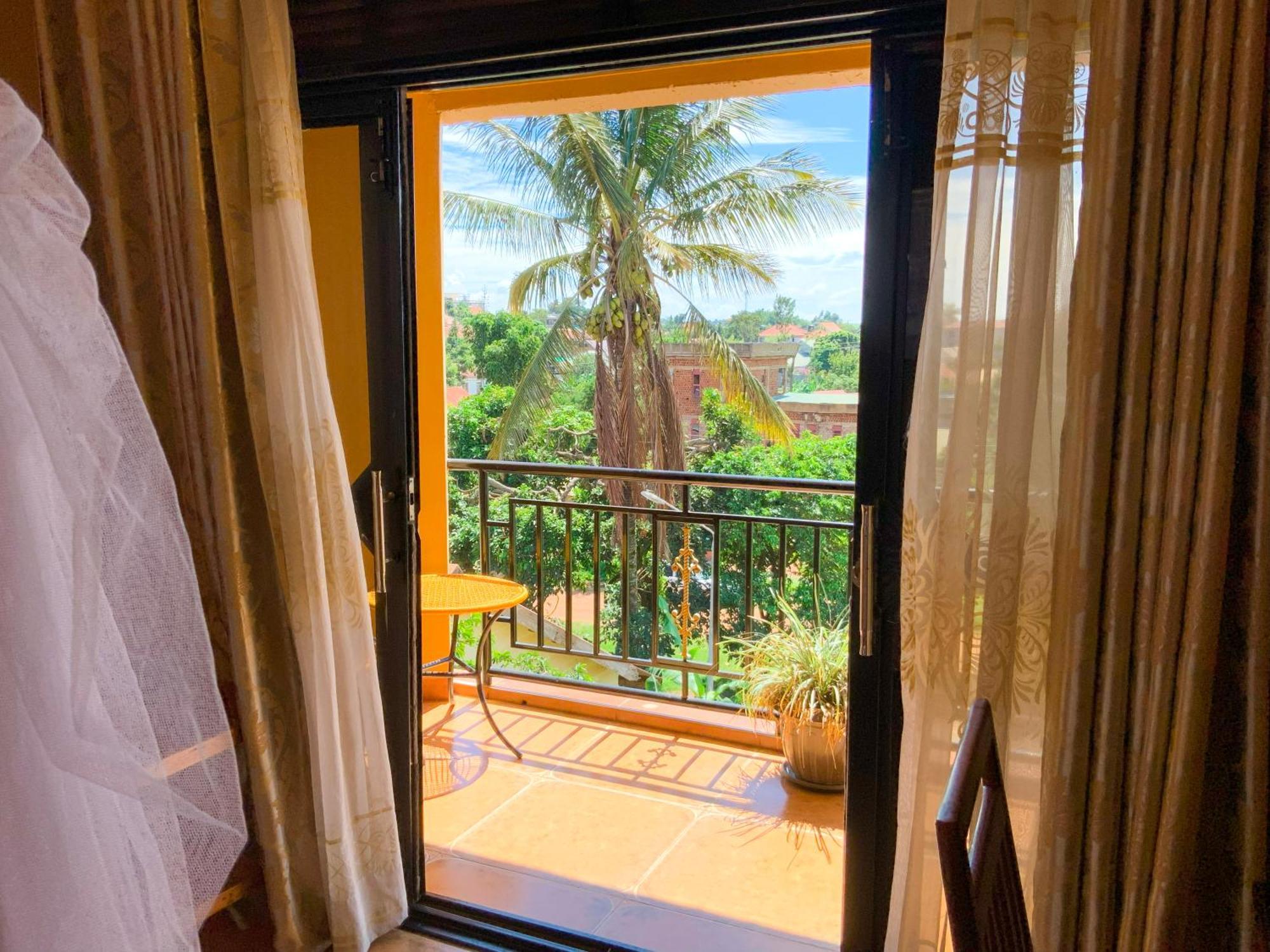Hendo Hotel Εντέμπε Εξωτερικό φωτογραφία