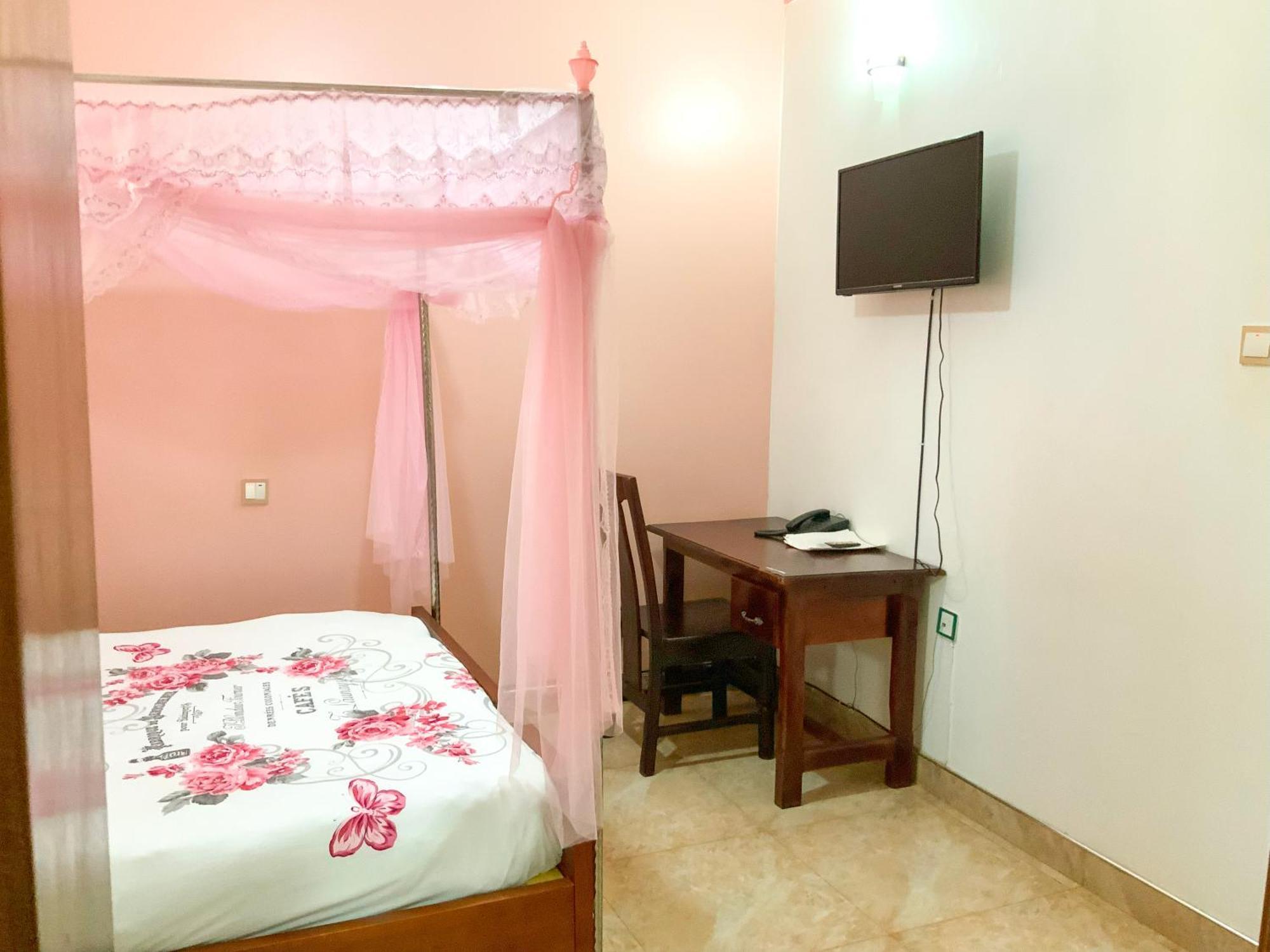 Hendo Hotel Εντέμπε Εξωτερικό φωτογραφία