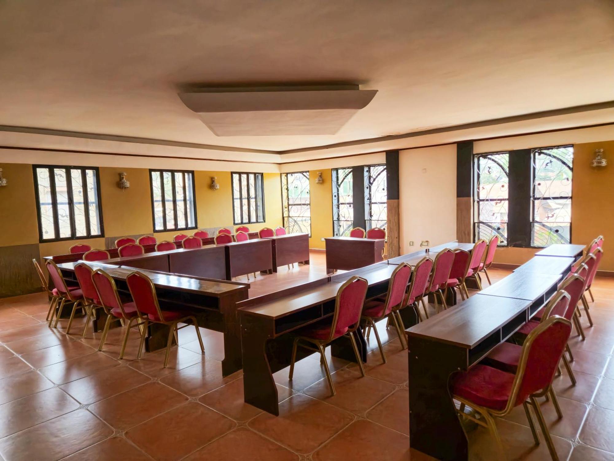 Hendo Hotel Εντέμπε Εξωτερικό φωτογραφία
